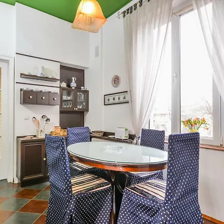 아파트 Elegant & Authentic, One Bedroom Apartment, National Palace Of Culture View
