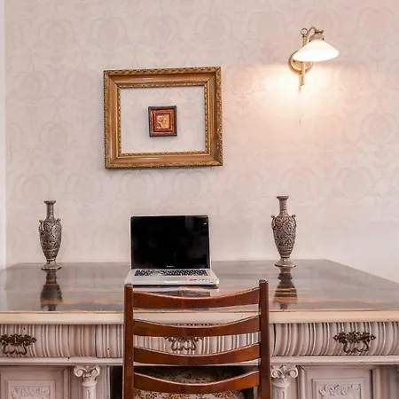 아파트 Elegant & Authentic, One Bedroom Apartment, National Palace Of Culture View *